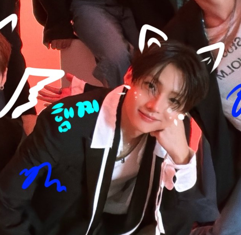 PoP_wclw9's tweet photo. 하늘색글씨가 상현이가 쓴거래
알디원공식모에화장인 https://t.co/e4p0ex3VWx