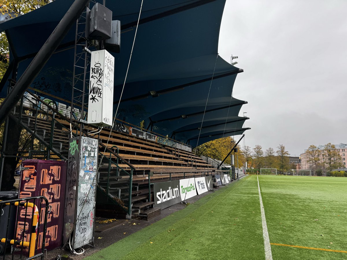 Kohta täytetään Bragun katsomo! Vaikka hiuksn kosteaa luvattu, niin katos kestää! 
Nähdään pian Kalliossa⚽️👏🏻

🆚OLS
🕓16:00
🎟️Lippu.Fi/artist/kapylan… tai portilta klo 15:00 alkaen

#käpa #käpylänpallo #käpaedustus #helsinki #jalkapallo #ykkösliiga #meneetunteisiin #jalkapallo