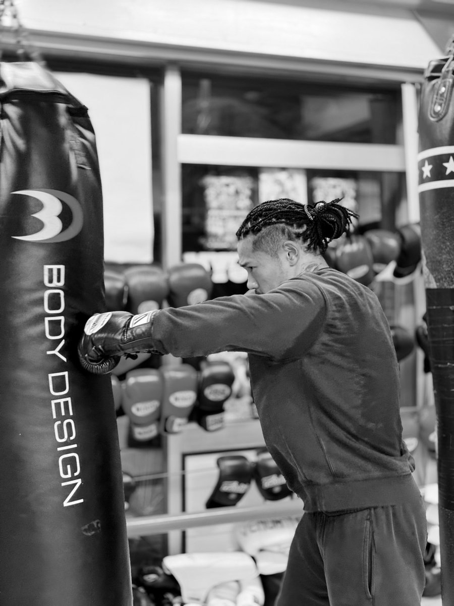 k_brosa's tweet image. 全て破壊して新しい自分を創り出した。
俺は世界一。残り7日。俺がベルトを待ってる。
俺は競技だけ成長した訳ではない。
生き様と魂で魅せる。 #RISE #RISE_WS