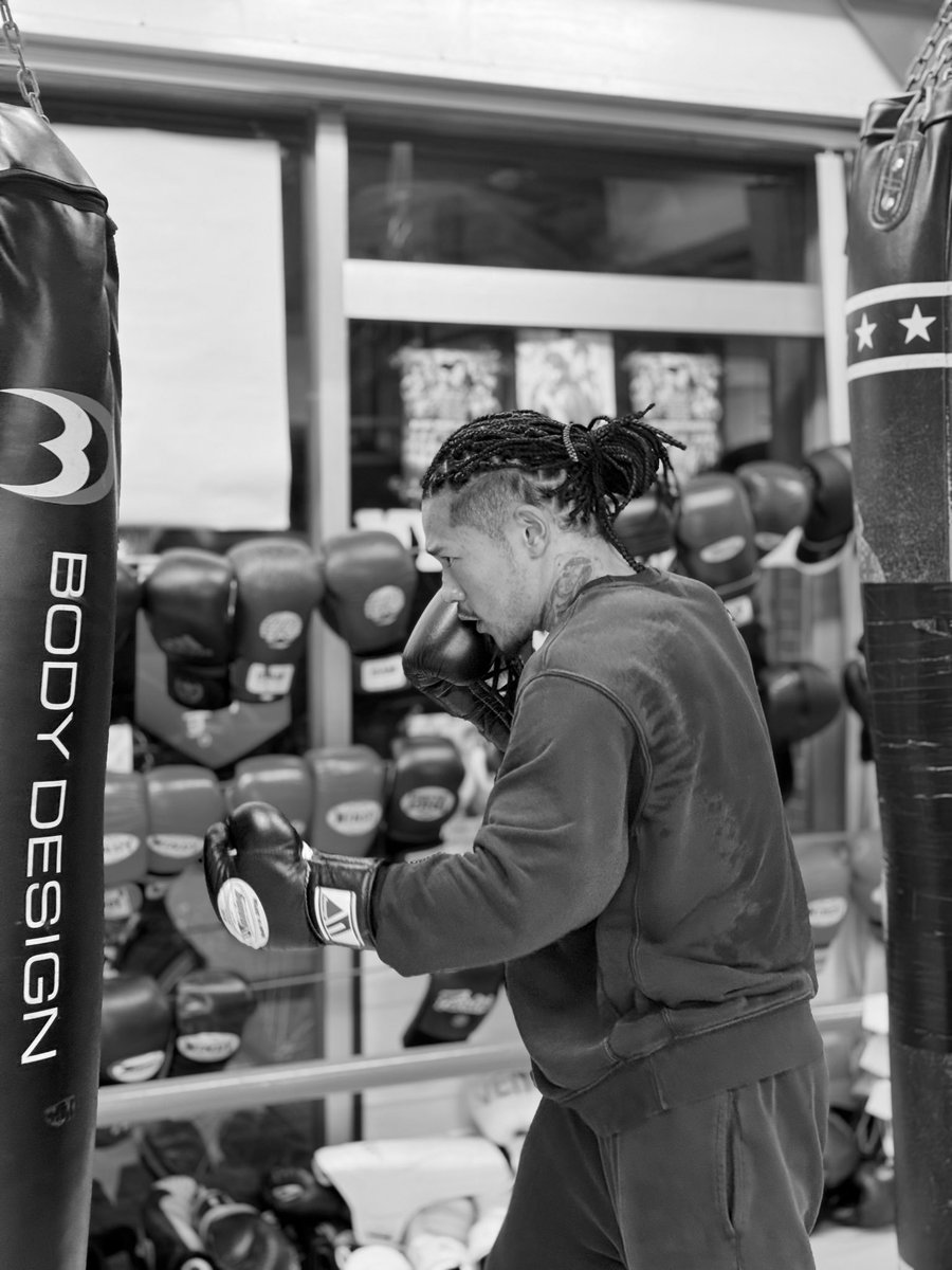 k_brosa's tweet image. 全て破壊して新しい自分を創り出した。
俺は世界一。残り7日。俺がベルトを待ってる。
俺は競技だけ成長した訳ではない。
生き様と魂で魅せる。 #RISE #RISE_WS