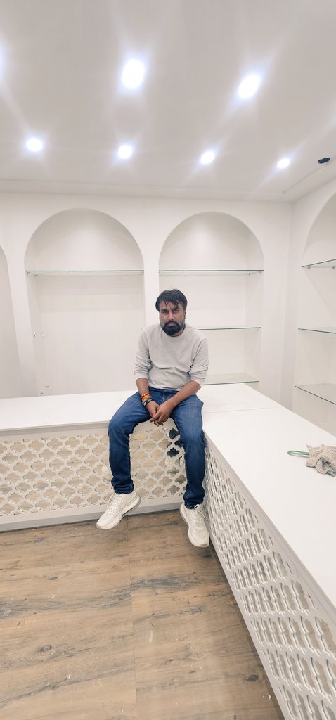 Arun Yadav (@arunkosli) on Twitter photo परंपरा प्रतिष्ठा अनुशासन 🤣 परंपरा प्रतिष्ठा अनुशासन 🤣