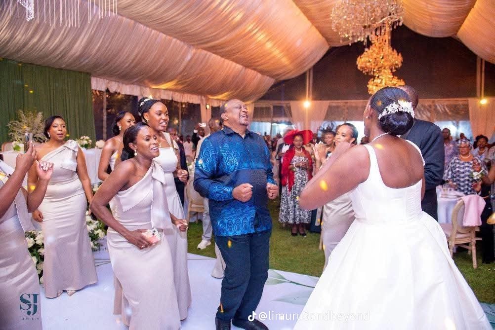 jimNjue_'s tweet image. Former President Uhuru couldn't believe his eyes when he attended a wedding, only to be surprised with a cake to celebrate his 64th birthday.