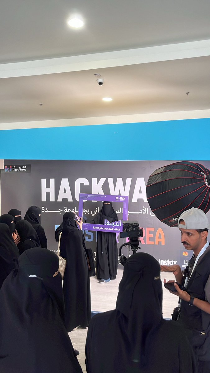 zrxe24's tweet image. نحنا الي سببنا زحمه ✋🏼

#CYCLUB_UJ #Hackwave25