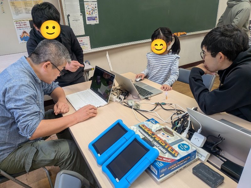 CoderDojoKodaJp's tweet image. 2年ぶりに開催の元気村まつり、おかげさまで無事に終了しました。
お立ち寄りくださった皆様、大人のボランティア勢にマイクラのやり方を教えてくれた来場者の小学生たち、本当にありがとうございました!!
関係者の皆様、半日お疲れ様でした!!🙌✨
#キッズプログラミング #参加費無料 #小平市