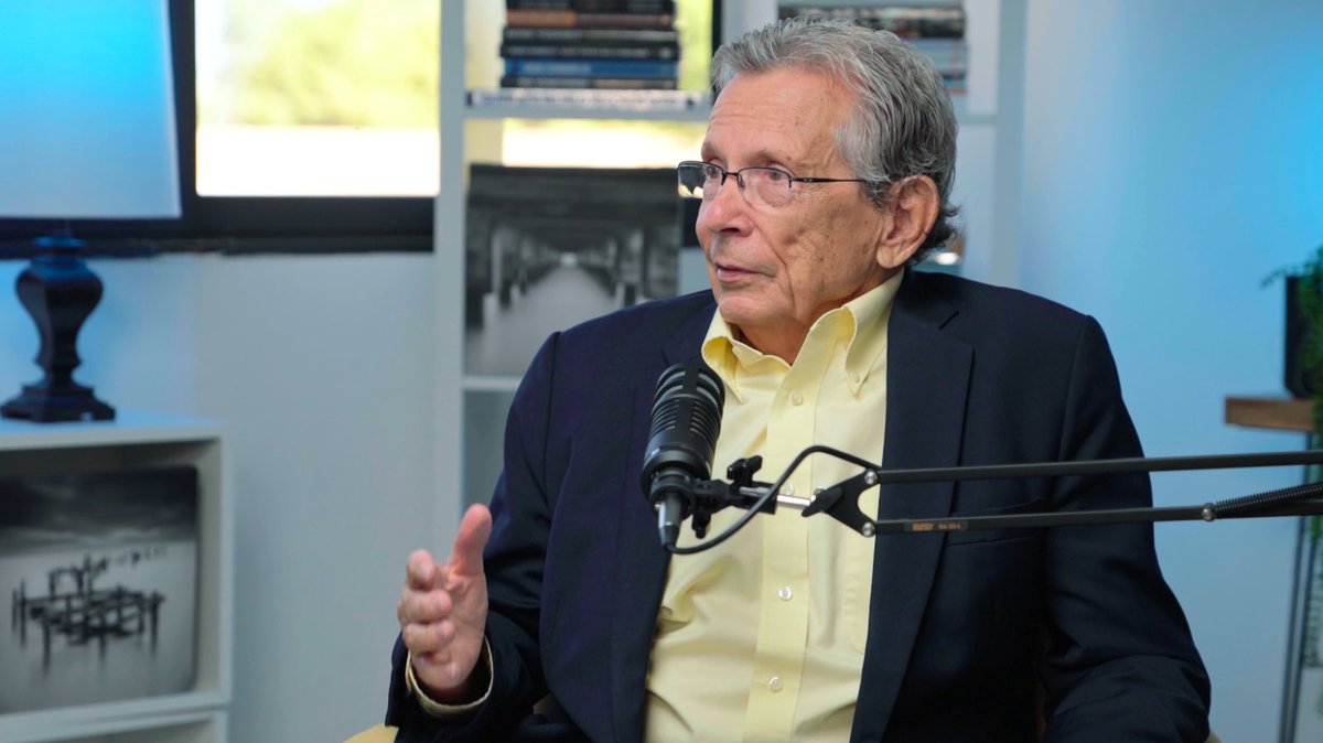 This is Larry Williams.

He’s the ALL TIME trading World Cup champion.

Turning $10,000 to $1.1 Million… that’s 11,000% in a single year. 

He shares the reason why his record has lasted 38 years.

And why ICT never came close… despite calling Larry out 🧵