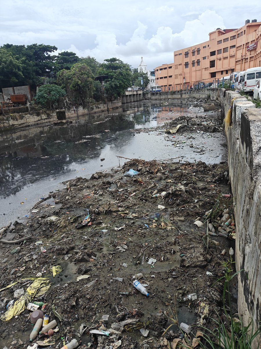 jai_lm's tweet image. "While the CM & Dy CM focus on Adyar, North Chennai's canals remain choked and neglected. Every year, the same issue persists due to official negligence. It's November, and North Chennai's canals are still crying for attention. #ChennaiFloods #NorthChennai"