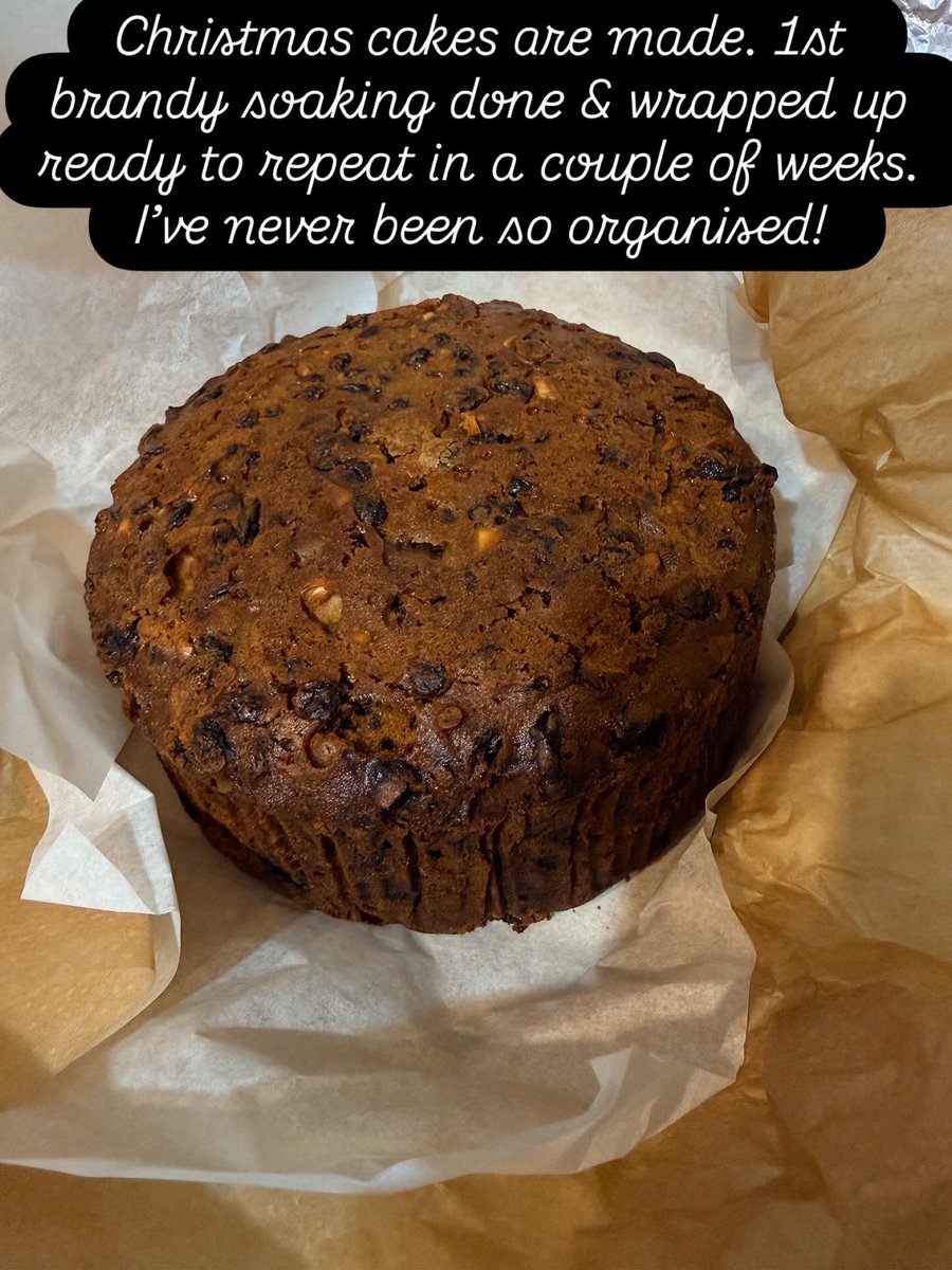 Hodgson60's tweet photo. This is the earliest I’ve made my Christmas cakes. But boy are they gonna taste so good when fed with brandy every couple of weeks 🥃 cheers ! https://t.co/7HCd79CVBe