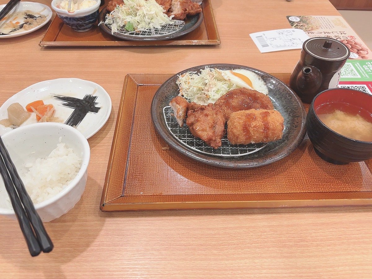夜ご飯
最近ツイートしていないことに食べてる最中気がついたえらい