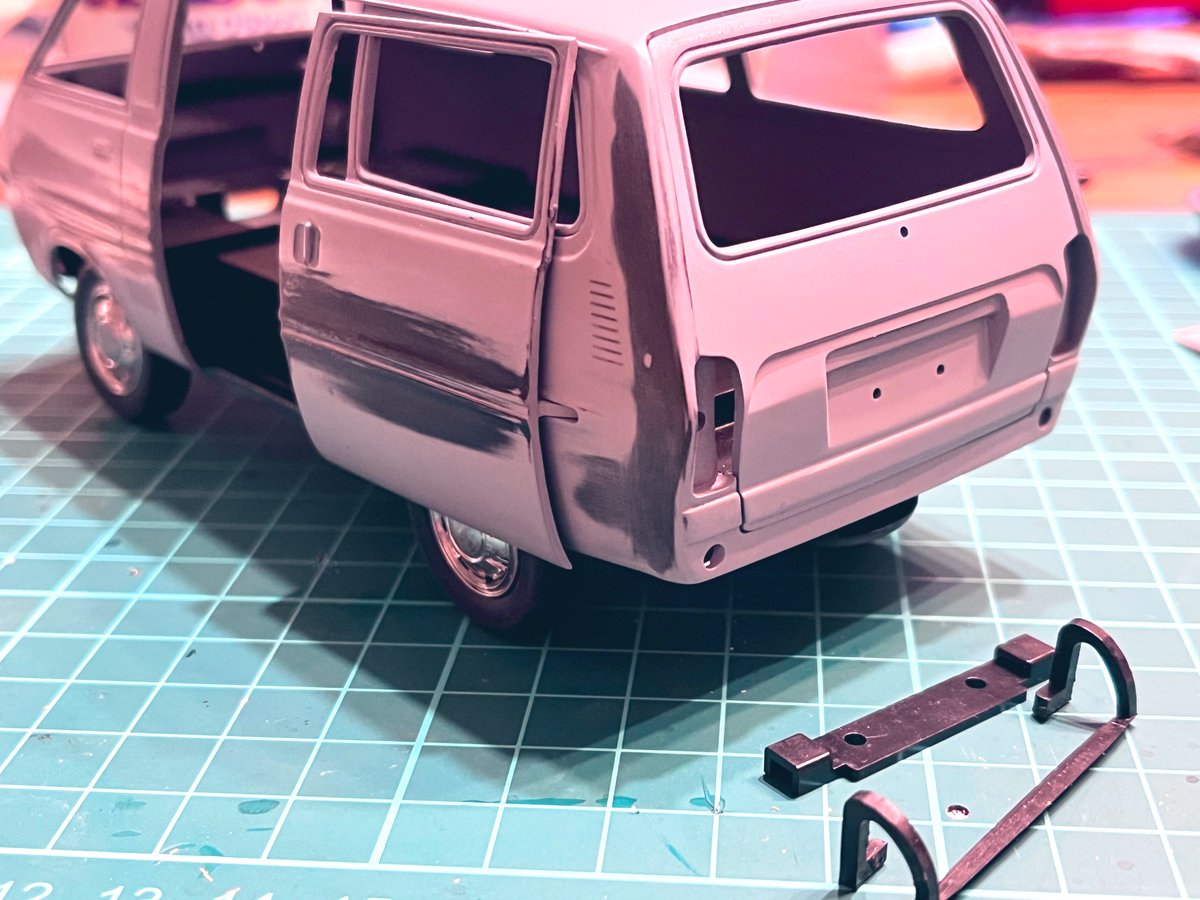 せっかくだから開閉ギミックは残したいけど、スライドドアは厳しいかな🤔