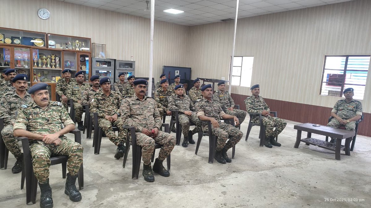 148 बटा सीआरपीएफ मण्डला के जवानों ने दिनांक 26/10/2025 को 1100 बजे माननीय प्रधानमत्री जी के "मन की बात" कार्यक्रम को देखा।