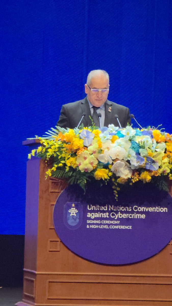 Algeria_MFA's tweet image. في إطار مشاركته في مراسم التوقيع على اتفاقية الأمم المتحدة لمكافحة الجرائم السيبرانية التي تحتضنها العاصمة الفيتنامية🇻🇳هانوي، يومي 25-26 أكتوبر 2025، ألقى الأمين العام لوزارة الشؤون الخارجية، السيد لوناس مقرمان، كلمة خلال أشغال هذه الندوة رفيعة المستوى.