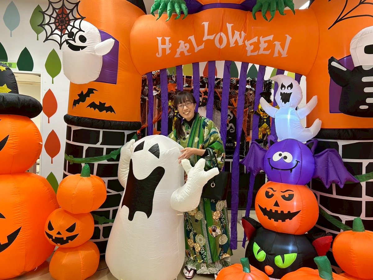 CTeZsufDeeemdeP's tweet photo. 2025.10.26
#岩手 #奥州市 #まちなか交流館 #ハロウィン
可愛い #フォトスポット 🎃

【 #簡単に着れる着物 】
#日本とアメリカで特許取得
#着崩れしない
#おはしょりの無い着物
#対丈着物

@shitateya_jingoro 
@jingoro_collection https://t.co/Jl2vccejKn