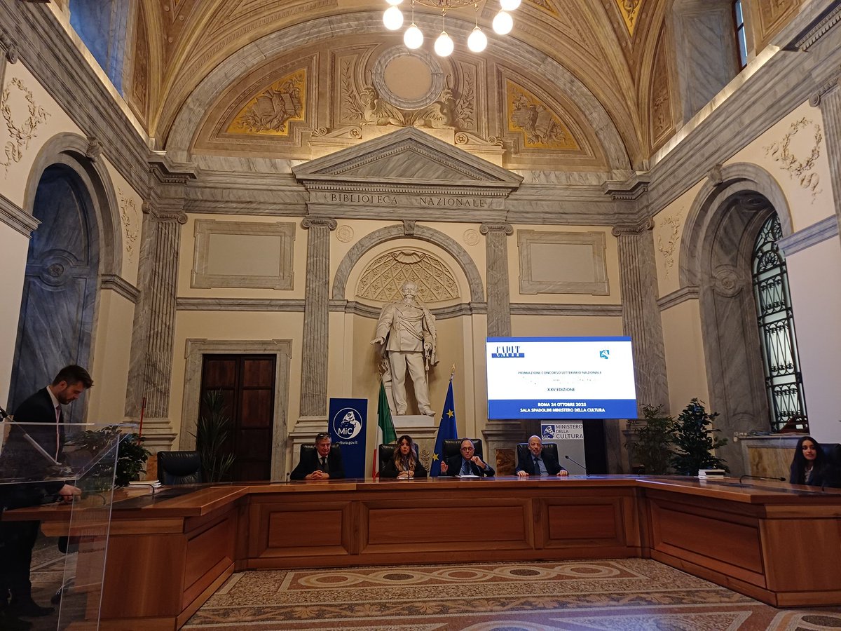 calli_01's tweet photo. Venerdì scorso 24 ottobre 2025 alla premiazione al Ministero della Cultura, 1• premio libro di poesie edito, per la  mia Raccolta poetica "Lucente bagliore" nel Concorso Letterario Terzo Millennio (bandito da CAPIT - F.I.A.L.)Ringrazio la giuria per il prestigioso riconoscimento https://t.co/TUsn1xH9x5