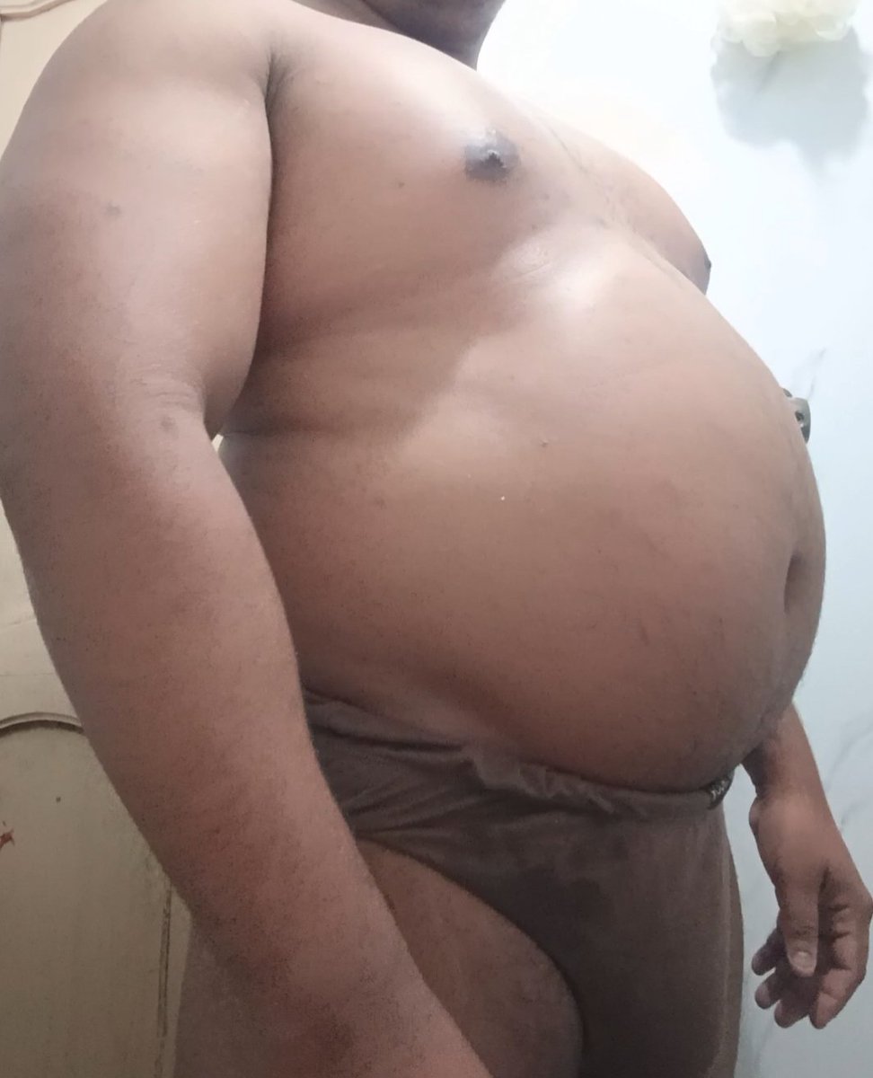inflationpedro's tweet photo. Trying to improve my size more #inflationbelly #male https://t.co/vID4WVhhn4