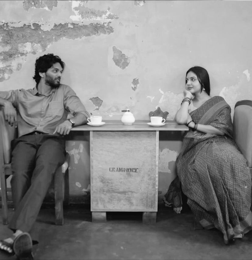 तुम मुझसे कभी पहली बार की तरह मिलो,
तुम्हारा वो पहली बार का चाहना मुझे बहुत याद आता है।