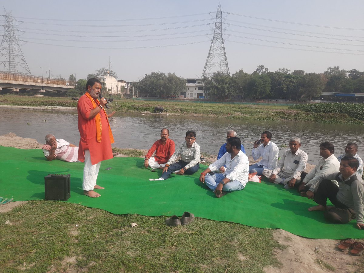 ManojMungeri's tweet photo. गाजियाबाद महापर्व छठ पर्व  नाले  की पानी मे होने जा रहा है शासन प्रशासन तुरंत एक्शन ले @aksharmaBharat @narendramodi @myogiadityanath @myogioffice @CMOfficeUP @PMOIndia @PakPMO https://t.co/wsynMUMFtB