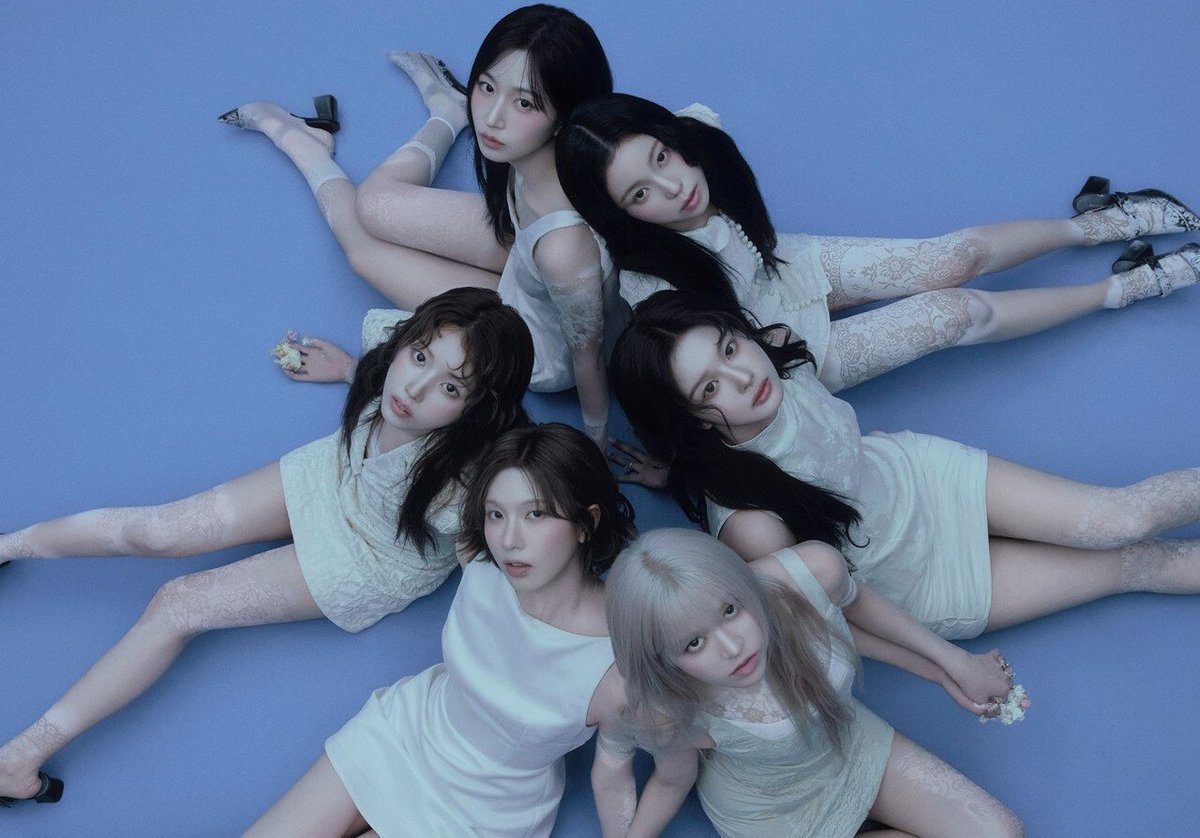 nmixxpics_'s tweet image. NMIXX and Stray Kids are the only 4th generation kpop groups to receive the 'Grand Slam' title for winning first place on all major Korean music shows in a week of 2025.