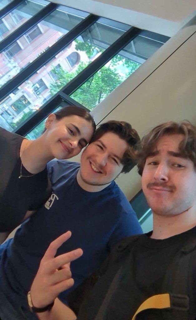 DAGG_YouTube's tweet image. Happy Birthday to my favorite Canadian 🇨🇦 @Linkachu33