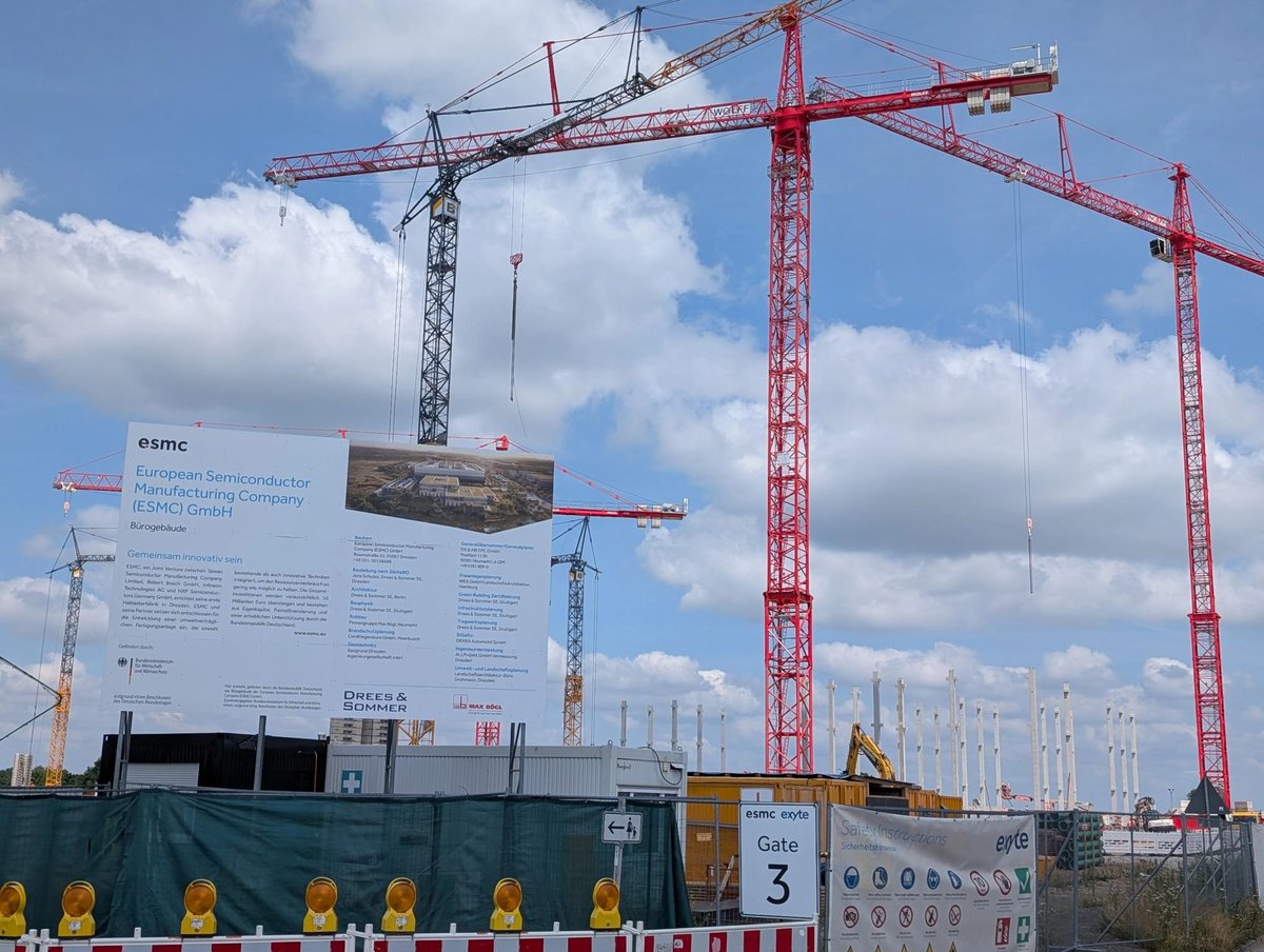 SemiTaipei's tweet photo. @BoschGlobal @Infineon @NXP @GlobalFoundries @Wenyee_Lee @ChengTingFang @debbywuintaipei @dnystedt @Silicon_Saxony 🇪🇺🏗2025 #TSMC: #BOSCH、#Infineon、#NXP の3社と合弁で、#ESMC European #Semiconductor Manufacturing Company progress
#Dresden #SemiTaipei #SiliconSaxony via @Hochtouren
@jv3sund @F_Boesenberg.
@Wenyee_Lee @ChengTingFan @samsonellis @mtdtl @SKundojjala @1p_semicon @semivision_tw https://t.co/ByjbwAyhu7