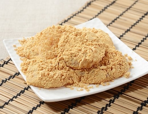 わらびもちを顔からいった、ねこ