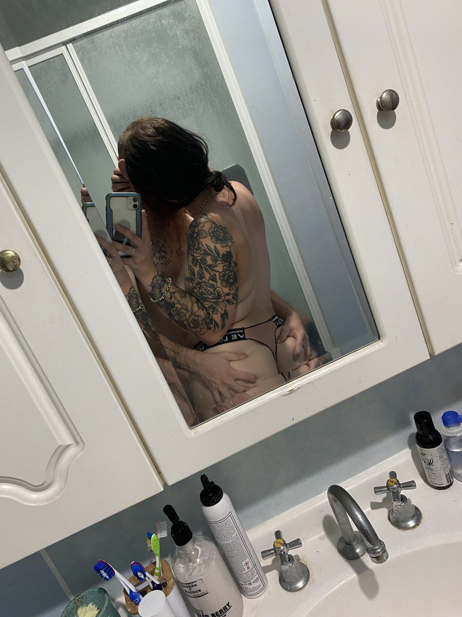 RyderWilliams18's tweet photo. Looking for other content creators if anyone is interested https://t.co/ZUUHfXe8T8