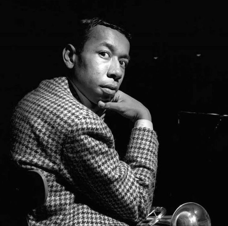 RXtZNdeTf2brS34's tweet image. ＃LeeMorgan🎺

「The Sidewinder」(64)から
タイトル曲ばかりが言及されるが、実は快適なテンポの名曲揃いのアルバムなのだ👍🎶😎

Lee Morgan - Hocus-Pocus
🎧 youtu.be/TRFyXki1aIw?si…