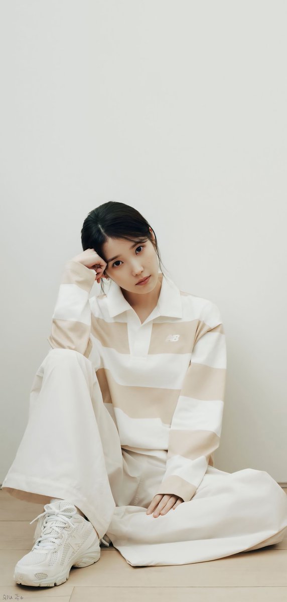 wyjc516's tweet photo. 지은시
IU X New Balance
mobile wallpaper 
#아이유 #2025MAMAVOTE #iu https://t.co/WsAIWhYP2d