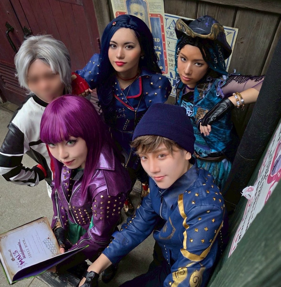 Welcome to the wicked world 
　　ロスト島へようこそ

#Dハロ仮装2025 #Dハロ仮装