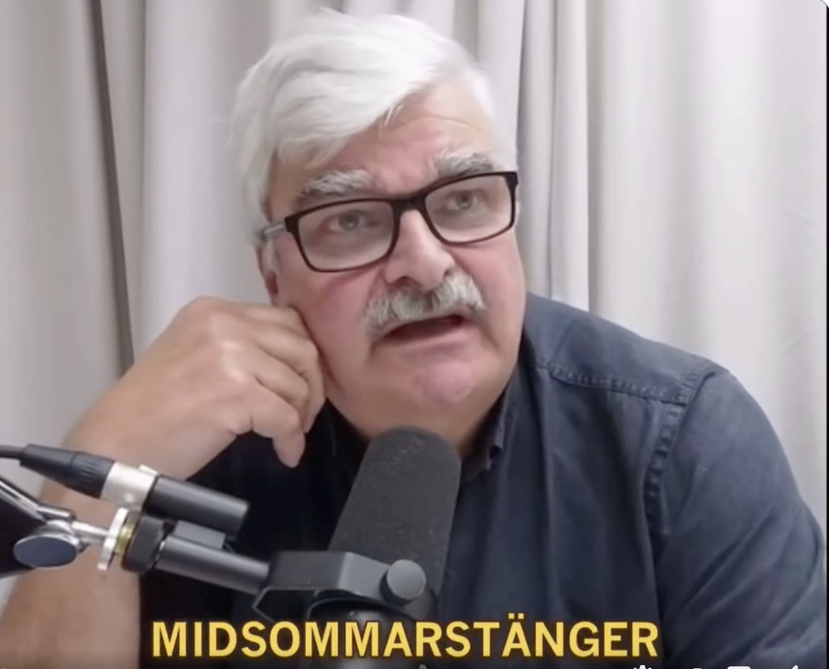 cj_bernhardsson's tweet photo. 1/9 Då var det dags igen. Politiker som aldrig jobbat med annat än politik, utan erfarenhet av näringsliv, industri, handel, företagande och entreprenörskap. Som reducerar kulturbegreppet till maträtter och souvenirer.  Svensk kultur är lika med dalahästar och midsommarstänger. https://t.co/uXWxtI8gY4