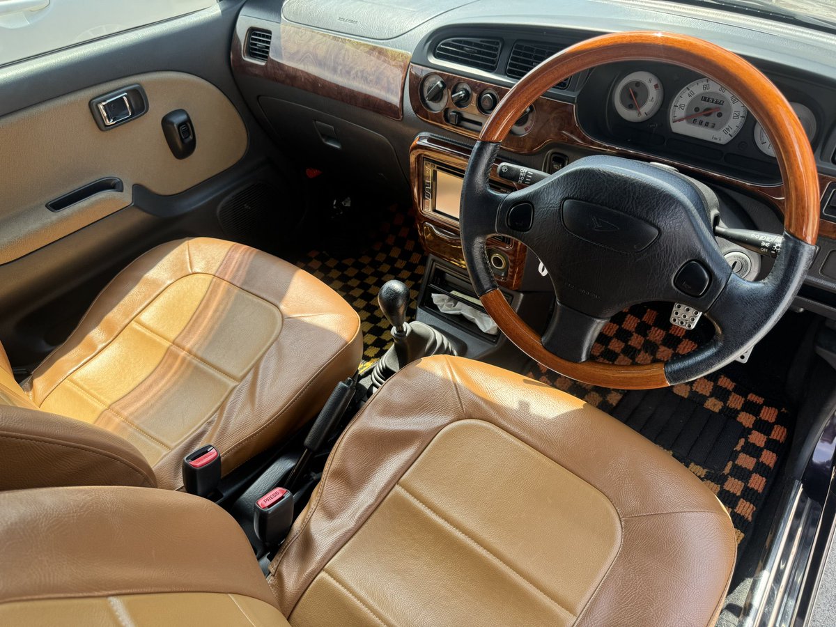 代理

後輩のセカンドMT練習機
メインカー買うらしく置き場に困るため

l700s ミラジーノ 売ります
車検9年1月15日まで
Na、5mt、5ナンバー
1、2ヶ月しか乗ってないので詳しいこと不明が年式相応

変更するとこ
マフラーノーマル
タイヤホイールは12の鉄チン転がし