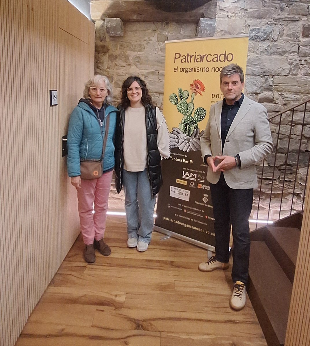 PatriarcadoDocu's tweet photo. 📍 Eskerrik asko Valle Erro Berdintasun Mankomunitateari dokumentala ekartzeagatik.

🎥 Dokumental hau prebentziorako oso tresna garrantzitsua da. 💛 Emozio eta mezu asko dituen filma da.

#Navarra #Aoiz #Nagore #PalaciodeArce #ViolenciaDeGénero #educaciónsexual #feminismo https://t.co/2O90tZtomw