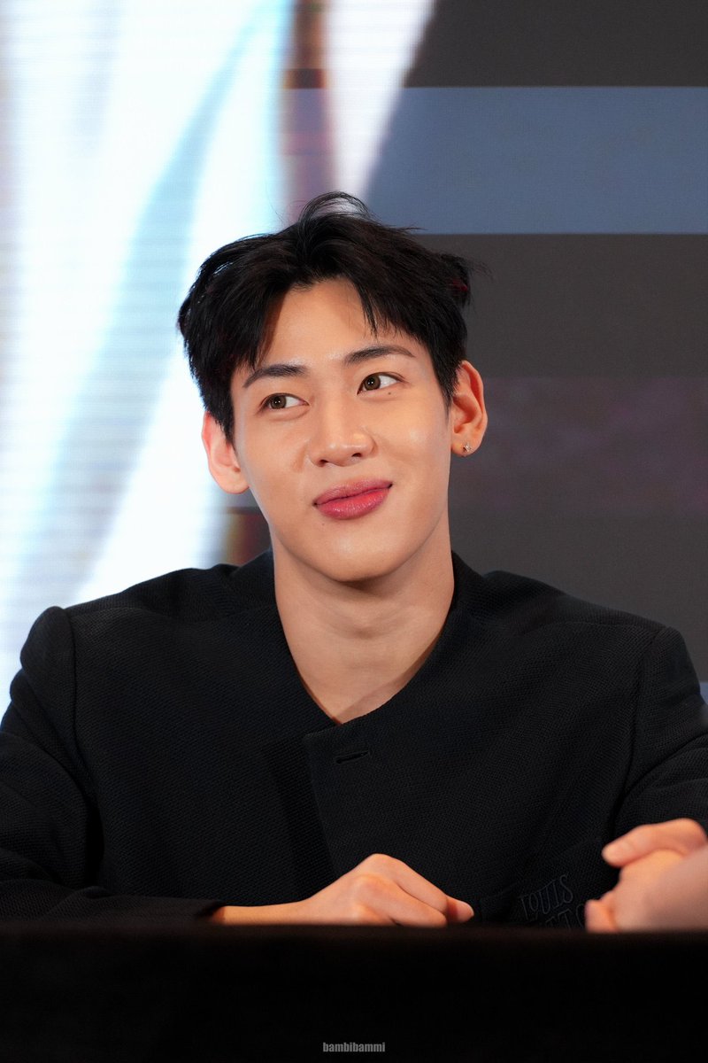 l3am97's tweet photo. รีวิวเชียงใหม่ 
สุดหล่อพราวมาก หล่อมากกก 🥹

#BamBamFansignCHIANGMAI
@BamBam1A #BamBam https://t.co/tpfVcY1fNs