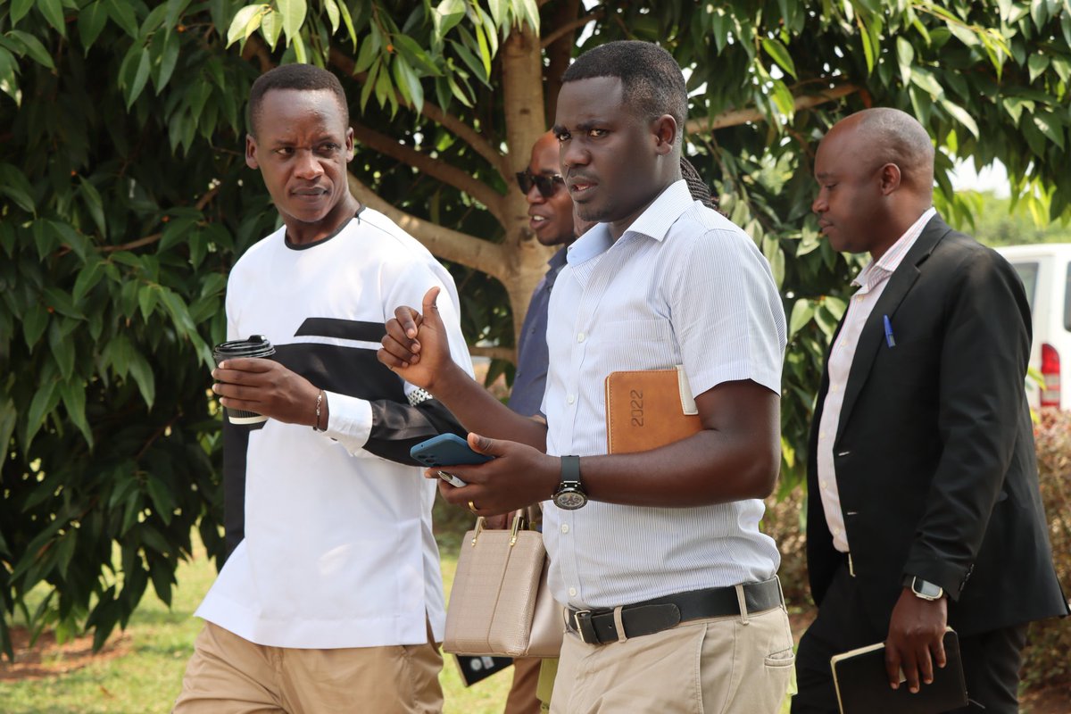 BugeseraDistr's tweet image. Kuri iki Cyumweru, abakozi b'Akarere basaga 600 kuva ku rwego rw'Akagari kugera ku rwego rw'Akarere, bitabiriye Inama Rusange y'Abakozi b'Akarere ifite insanganyamatsiko igira iti:"𝗨𝗿𝘂𝗵𝗮𝗿𝗲 𝗥𝘄𝗮𝗻𝗷𝘆𝗲 𝗺𝘂 𝗜𝘁𝗲𝗿𝗮𝗺𝗯𝗲𝗿𝗲 𝗿𝘆'𝗔𝗸𝗮𝗿𝗲𝗿𝗲 𝗸'𝗨𝗯𝘂𝗱𝗮𝘀𝗮."