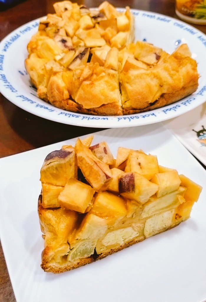 何となく思いつきで
先日の芋掘りの日に娘が掘って来たサツマイモを使って、偶々流れて来たサツマイモのブレッドケーキの動画見ながら作ってみた☺️