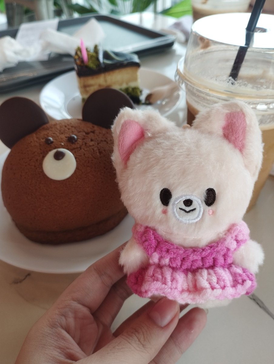 chezcart's tweet photo. my baby is out! thanks for the one who gave me this outfit yesterday! I couldn't find the username 😭 https://t.co/G3uCWP2MhH