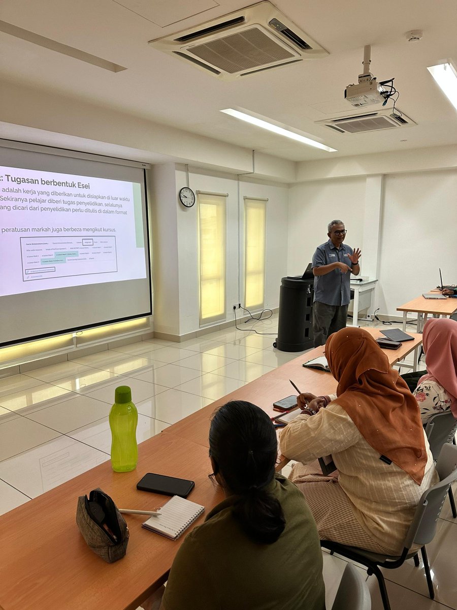 ManjungOum's tweet image. Semoga ilmu yang di kongsikan memberi manfaat berguna kepada pelajar sepanjang pengajian mereka nanti.

Doa kami mengiringi kejayaan anda semua. Selamat maju jaya.
linktr.ee/OUMManjung
#OpenUniversityMalaysia #OUMManjung #UniversityForAll #bpt