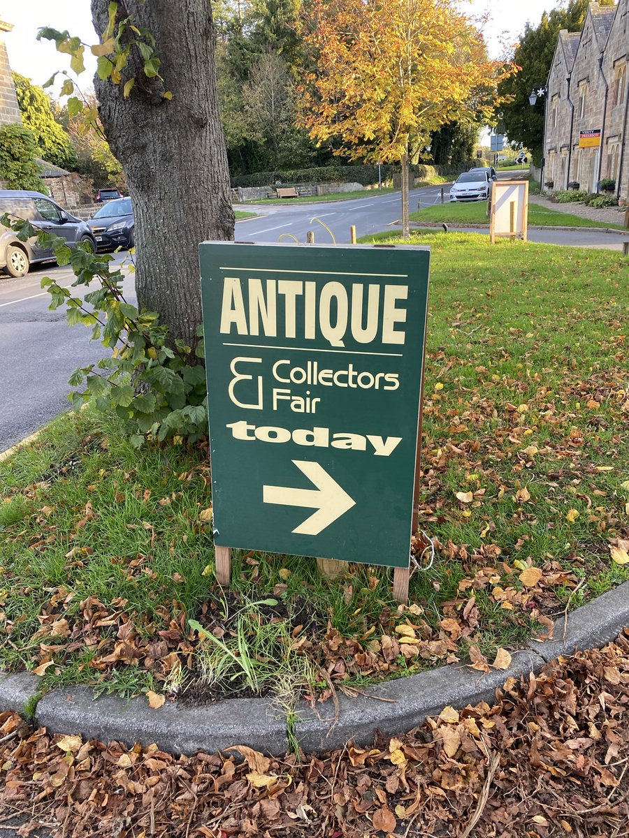 bluestone135's tweet photo. #harrogate #Ripon Ripley Antique and Vintage fair at town hall near Harrogate 9am to 3.30pm some lovely items to see and buy this Sunday 26 October 2025 https://t.co/bWTRzsvaPV