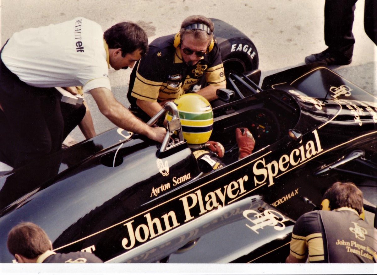 Dimanche, c'est F1 à la une ! Magic Senna en discussion avec Gérard Ducarouge #AyrtonSenna #GerardDucarouge #TeamLotus #F1 #JohnPlayerSpecial #ClubLotusFrance <a href="/lotuscars/">Lotus Cars</a> <a href="/ClassicLotus/">Classic Team Lotus</a> <a href="/F1/">Formula 1</a> <a href="/ClubLotusFrance/">Club Lotus France</a>