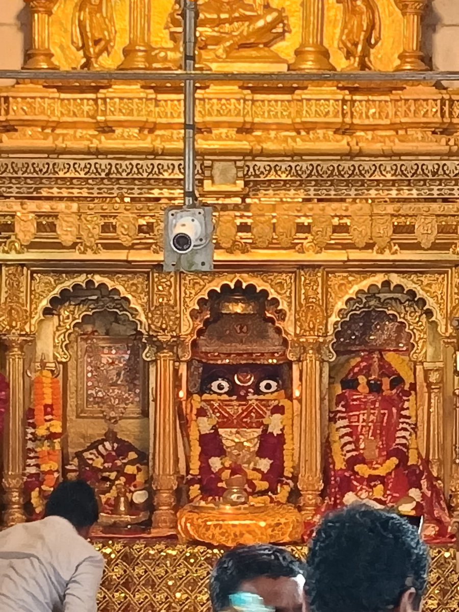 Sandhya_dubey16's tweet photo. पावागढ़ महाकाली शक्तिपीठ गुजरात में माता का दर्शन कर आशीर्वाद प्राप्त किया 🚩🙏 https://t.co/A4OypAzORQ