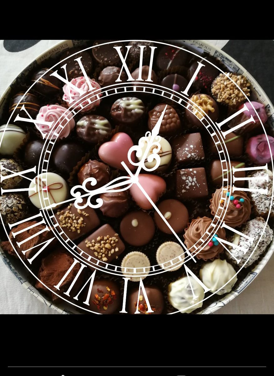1657ChocolateHo's tweet image. Happy Sunday you lovely lot 😘 

Just a little chocolate reminder, all our clocks went back by an hour last night.

So an extra hour doing what? 🤣

Enjoy your day and a big thank you to everyone who supports for our beautiful little chocolate business 😘 

#clocks #extrahour