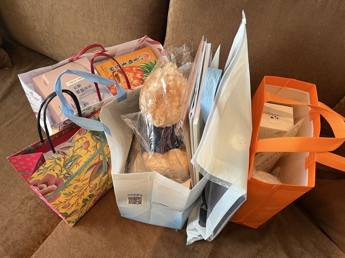 台湾来るとお土産買う必要ないくらい色々持たされる。感謝🙏