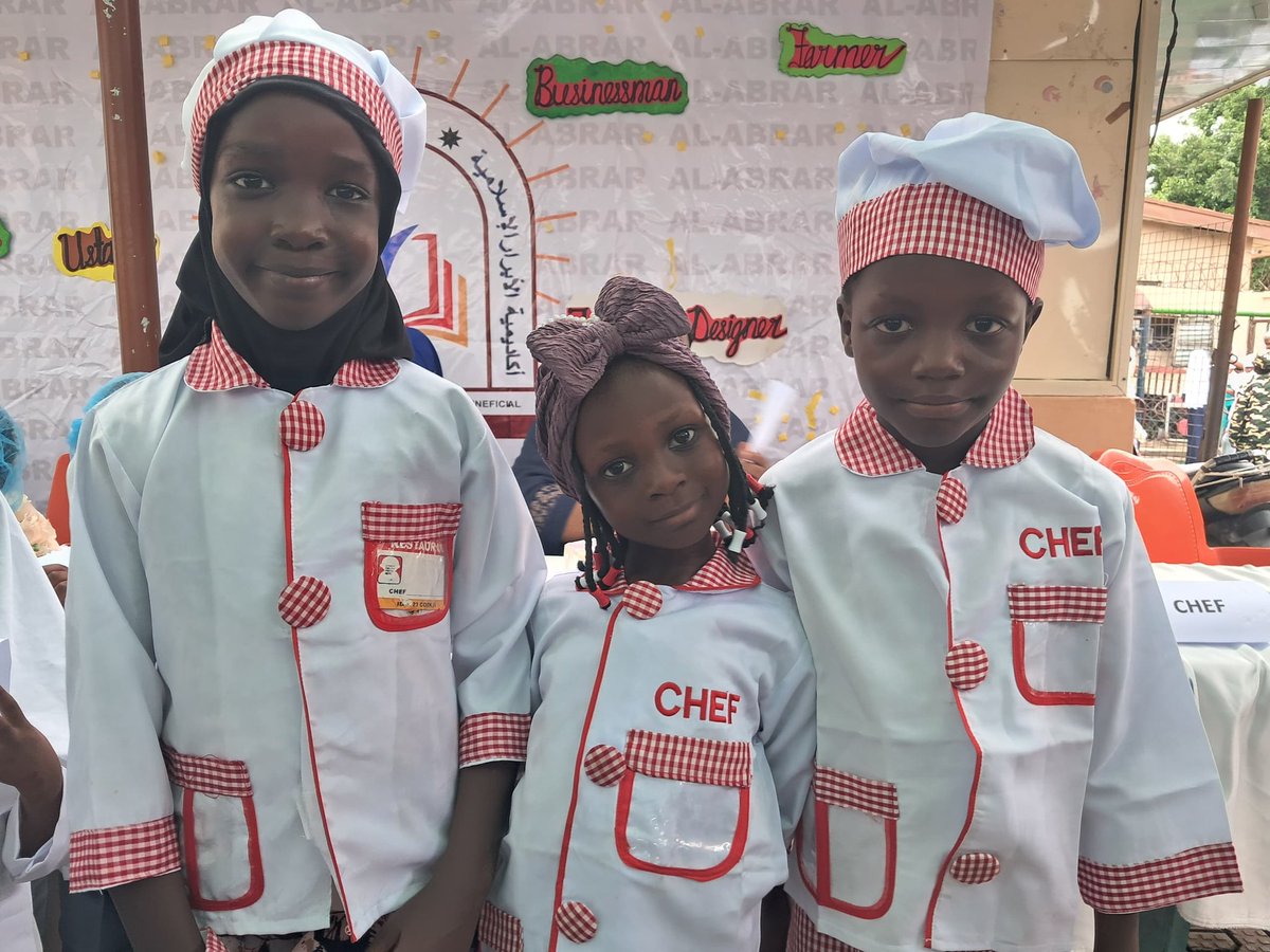 AbrarIslamic's tweet image. 👩‍🍳 Chefs
Creativity on a plate! Future chefs at AL-ABRAR ISLAMIC ACADEMY are cooking up delicious dreams and sweet success.
#FutureChefs #KitchenStars #AlAbrarCareerDay
