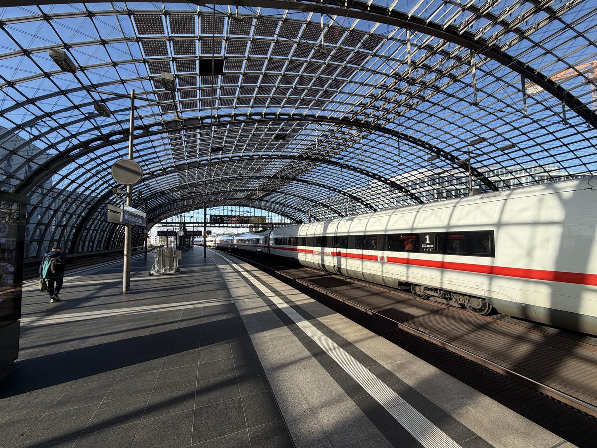 jtdavies's tweet image. Back in Germany, all 3 trains were late, even the one we took because we missed the other. However, they do serve beer on the train!