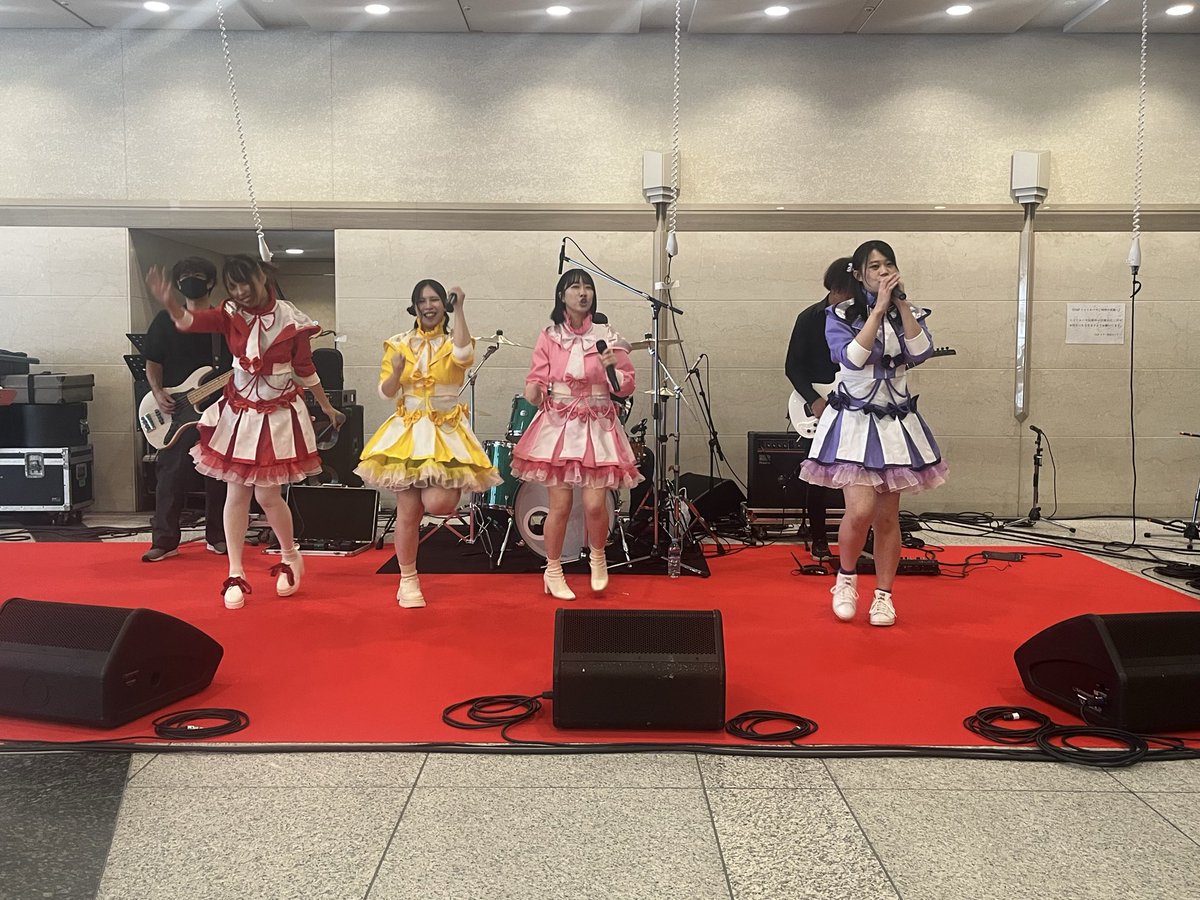 ももクロコピバンのももんがクローバーZ見てきた😊😊

元気と笑顔もらえましたー😊

さて、これから練習🥁

私も頑張るぞー😊