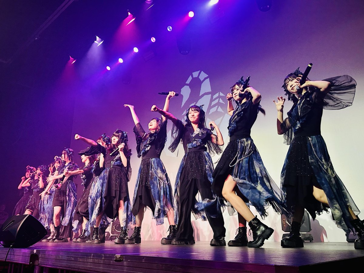 WHITE SCORPION’s First-Ever Overseas Performance! 🌏🔥
They rocked the stage at the “NON STOP HALLOWEEN PARTY” in Hong Kong on October 25 (Sat) —
and even held their own mini solo live show! 🖤🎤
 
Huge thanks to everyone who came and made the day unforgettable!
The crowd’s