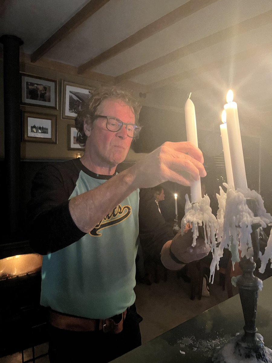 🕯️🍴DINEREN IN HET DONKER | Bedankt voor de onvergetelijke avond! We hebben als team genoten van jullie. Een volle bak &amp; 5 gangen!

🍂👉 : Let op, de #afscheidsherfst gaat verder met meer mooie avonden! Kijk op onze website voor meer info: thefriezinn.nl/amazinng/