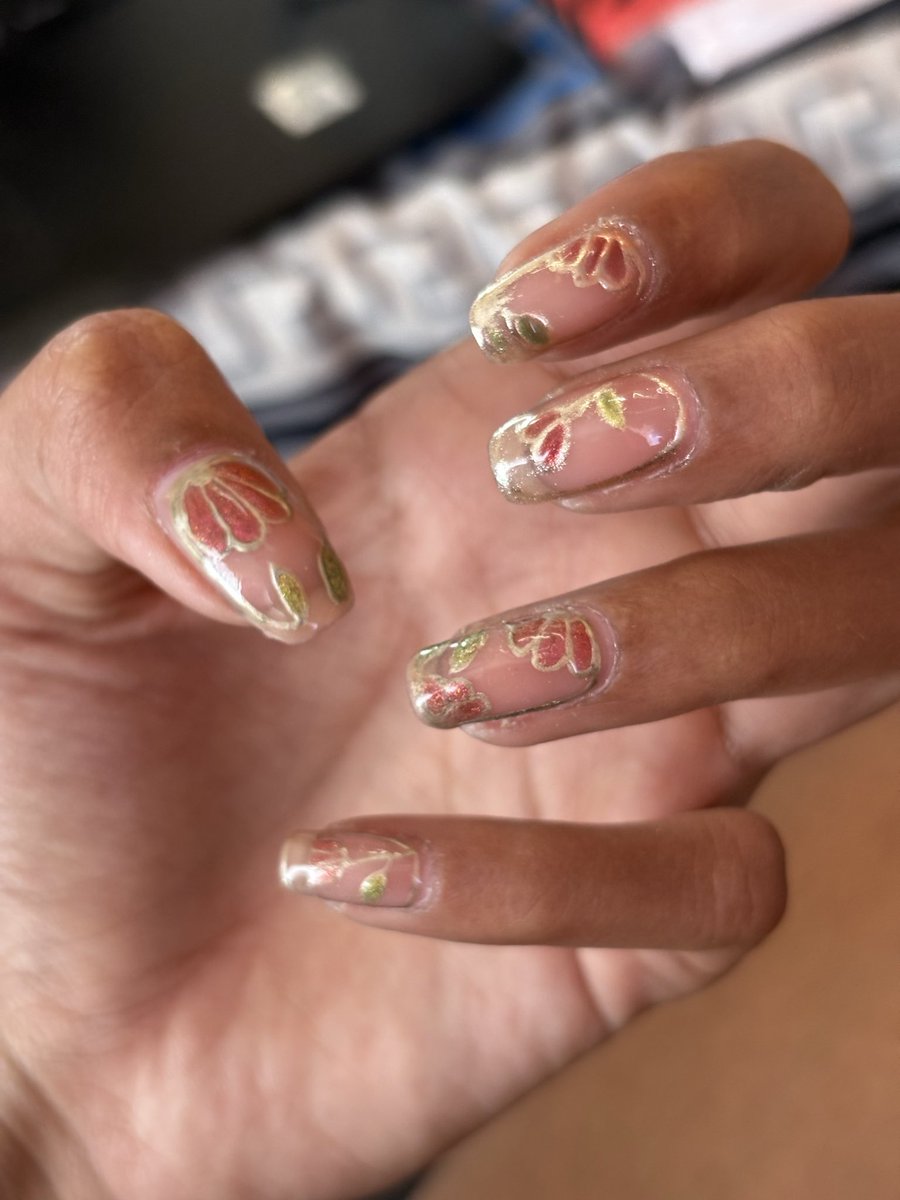 MY NAILS EATING SO HARDDD