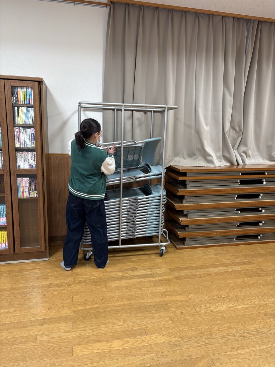 megumiamano3's tweet photo. ウクレレふぁ～むの練習会♪
公民館を借りて楽しく盛り上がった！

準備からライブの練習。
片付けも皆さん手伝って下さりササッと終了。
移動してラジオ収録。

ペンギンズ大活躍の一日だった🐧🐧 https://t.co/EMKd559dlM
