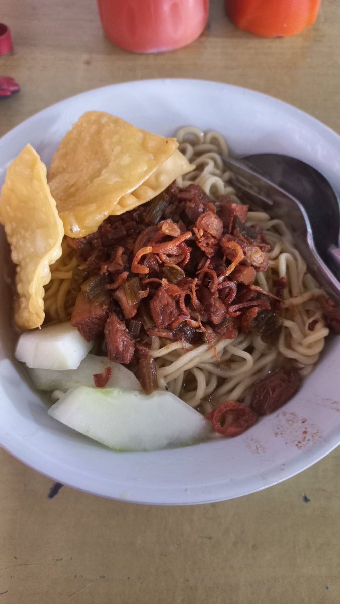 nateazins's tweet photo. @poconxg mie ayam for lyfe 🤙🏻 https://t.co/SmeTgF3H9A