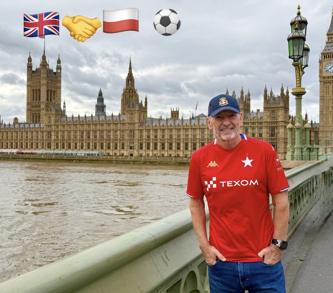 PeterMooreUSA's tweet photo. From the banks of the Thames to the banks of the Vistula — my heart’s with @WislaKrakowSA today! 💪🔵⚪🔴
Let’s bring home the win! #GoWisla #WislaFamily
Z nadbrzeża Tamizy na brzegi Wisły — dziś całym sercem z @WislaKrakowSA! 💪🔵⚪🔴
Przywieźmy dziś zwycięstwo do domu! #GoWisla #WislaFamily
